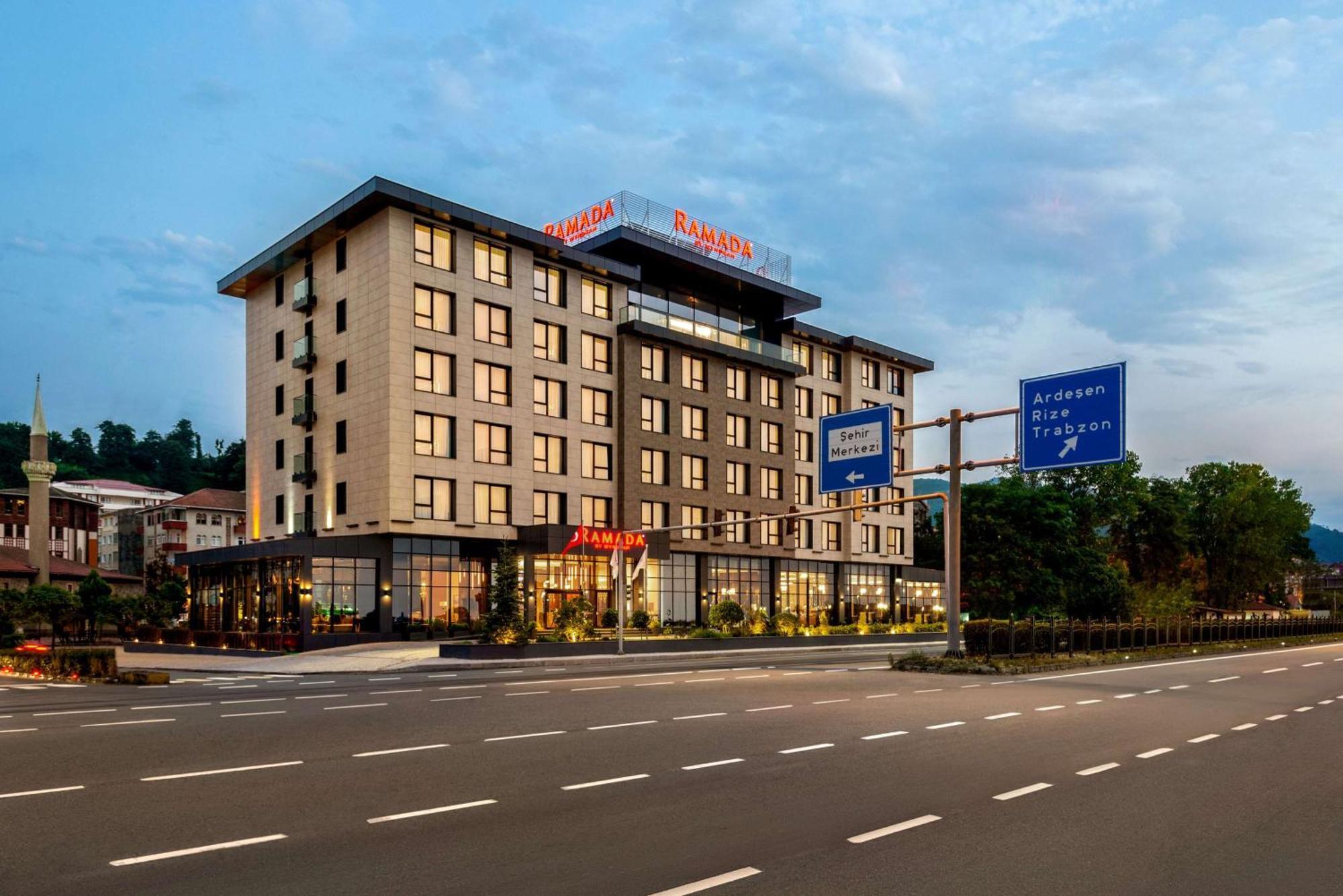 Ramada By Wyndham Rize Findikli Hotel Bagian luar foto